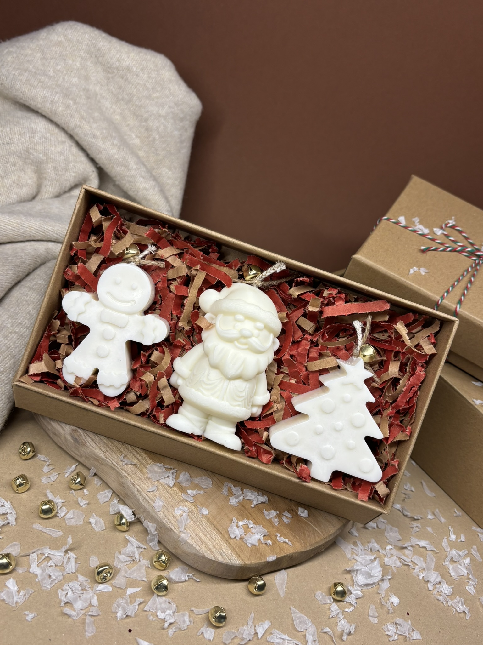 CHRISTMAS CHARM - Image 3